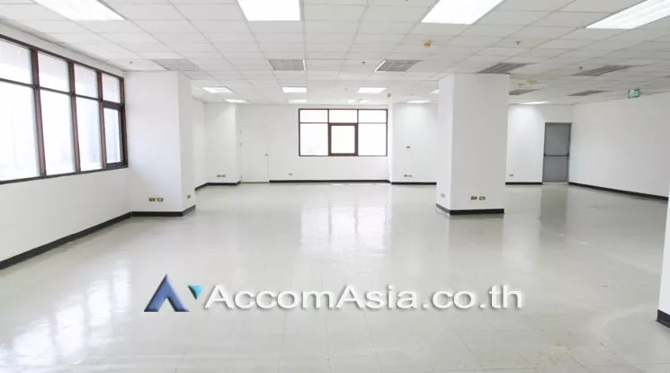  Thai Sri Tower Office space  for Rent BTS Krung Thon Buri in Charoennakhon Bangkok